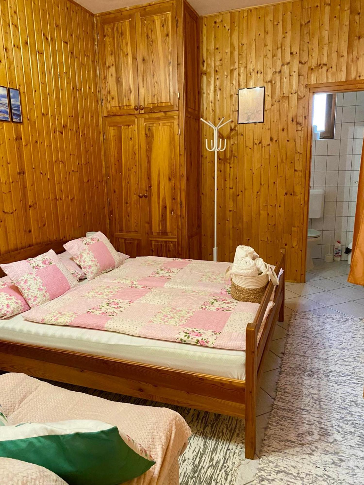 Katalin App. Zalagyoengye Apartment ซาลาคาโรส ภายนอก รูปภาพ
