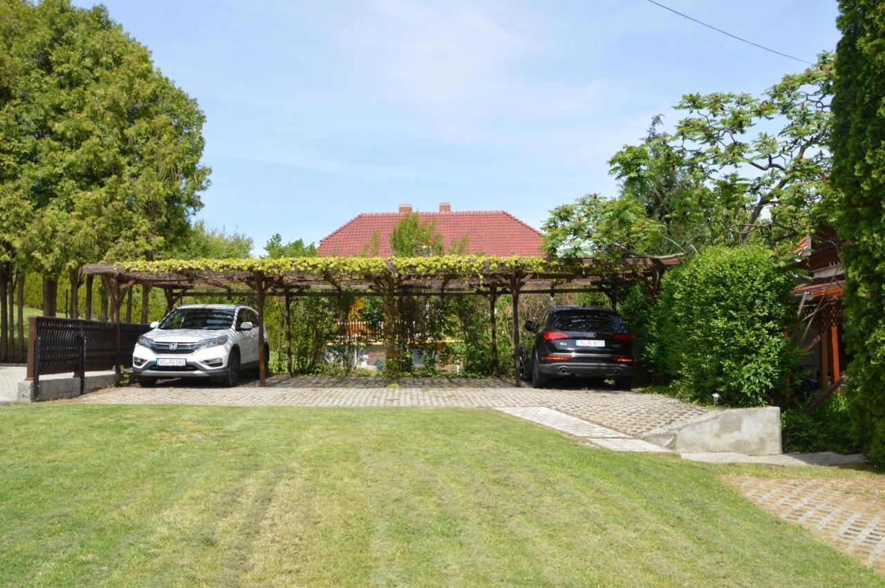 Katalin App. Zalagyoengye Apartment ซาลาคาโรส ภายนอก รูปภาพ